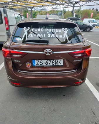 Toyota Avensis cena 51900 przebieg: 176629, rok produkcji 2015 z Szczecin małe 154